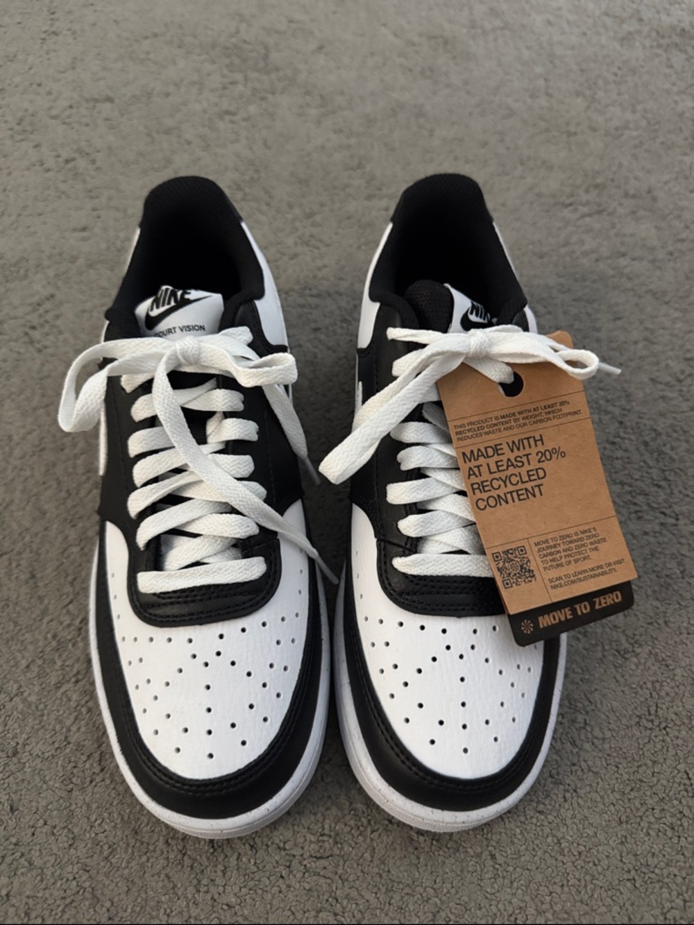 Nike Women Black and White Athletic Shoes